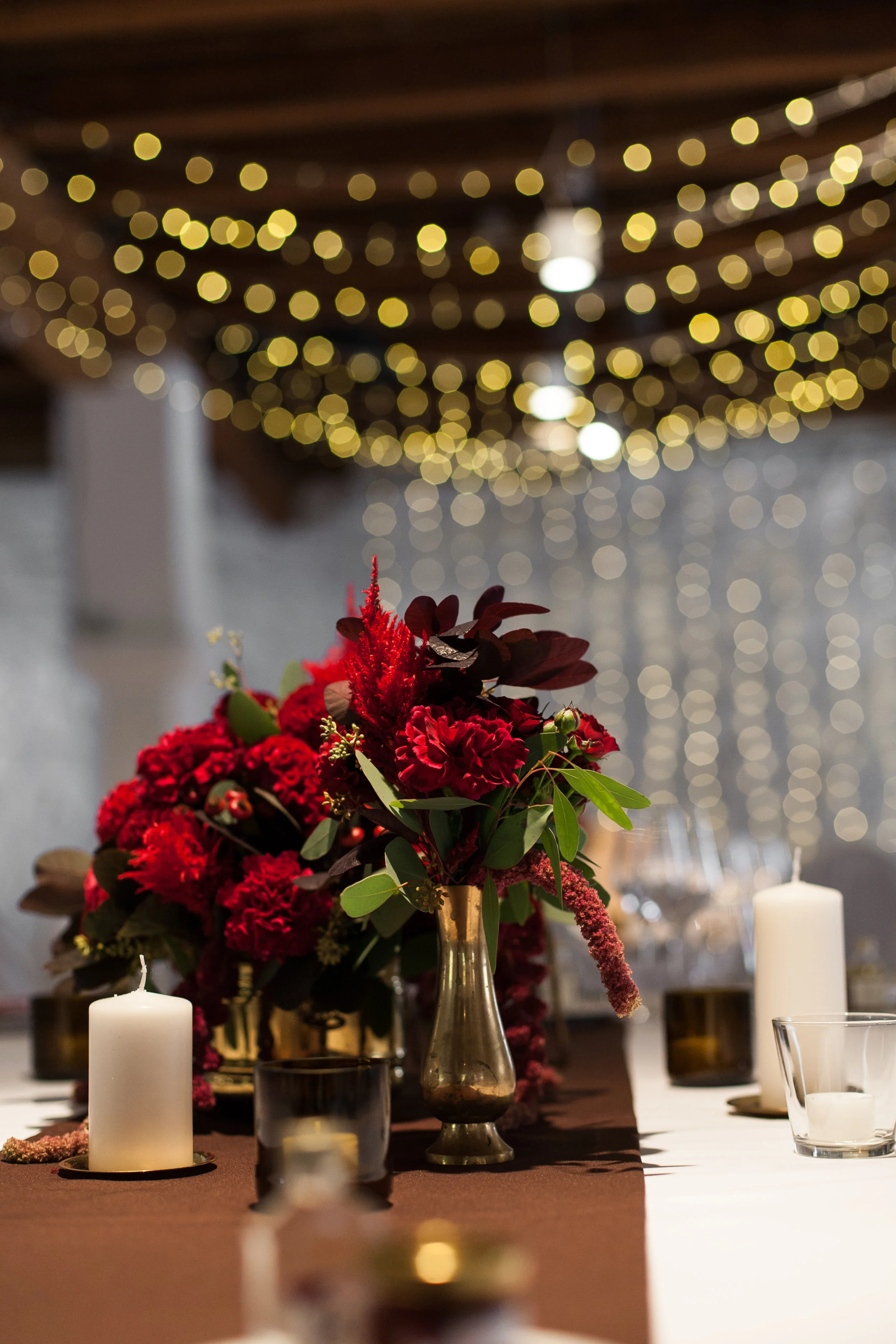 Gemütliche, warme Winterhochzeit in Rot - Schloss Ehrenfels