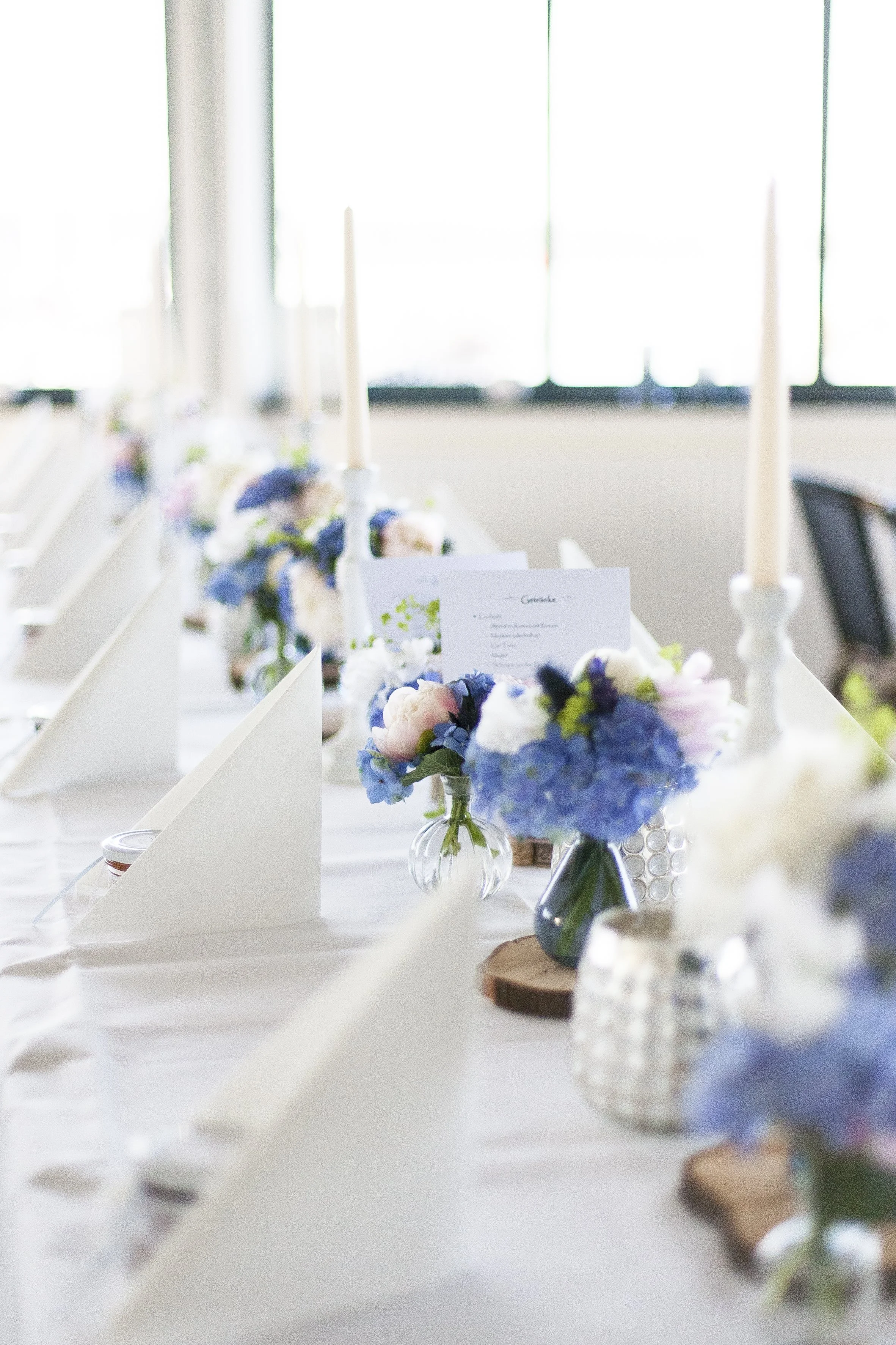Blau-Weiße maritime Hochzeit am Bodensee