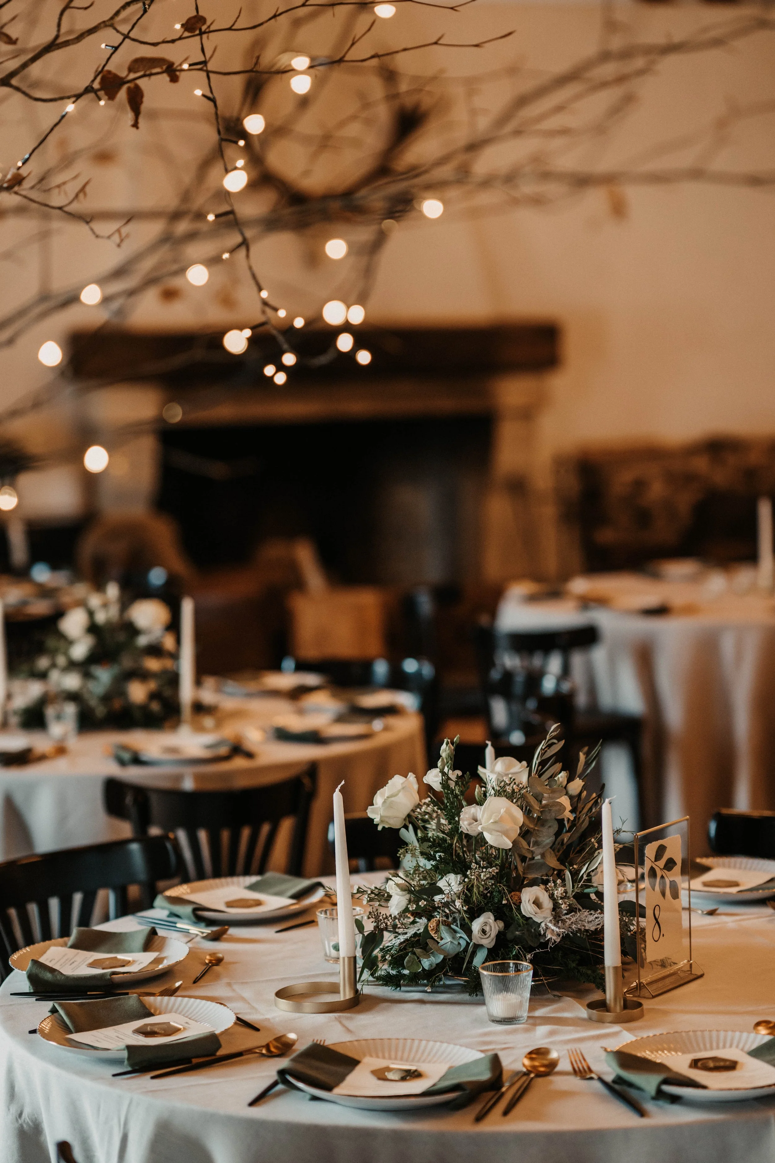Perfekt abgestimmte Traumhochzeit im Winter - Hofgut Maisenburg