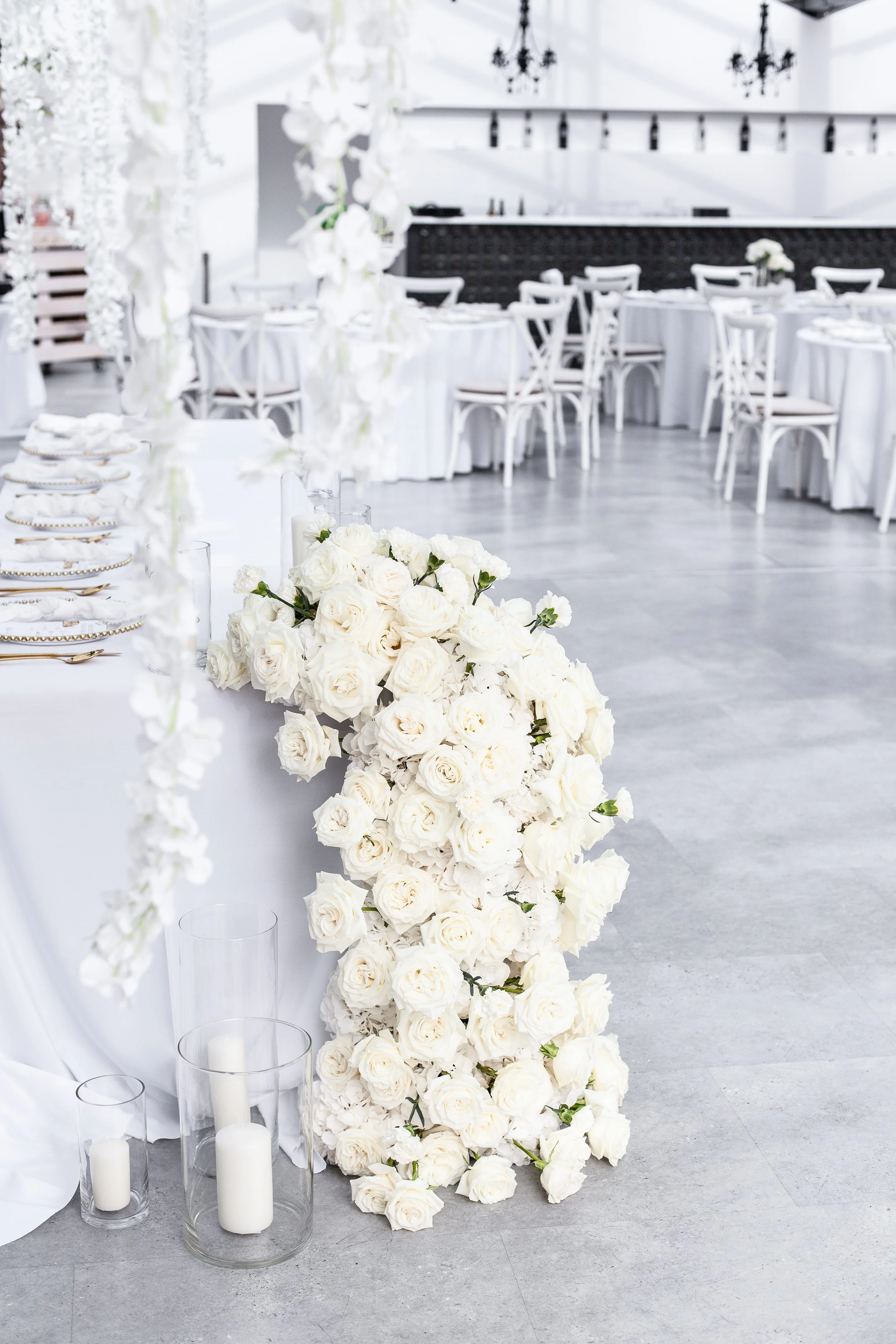 Elegante Hochzeit mit weißen Rosen im Glashaus Reutlingen
