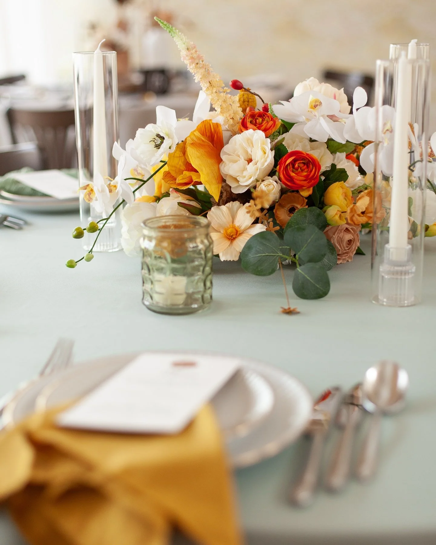 Lust auf Farbe und den Geschmack von Fr&uuml;hling? Hier kommt mein Favorit der Tischkonzepte im @hydepark_engstingen. Ich liebe diese Frische und Leichtigkeit! :)

Auch dieses Jahr planen wir f&uuml;r einige unserer Brautpaare bunte Konzepte. Neben 