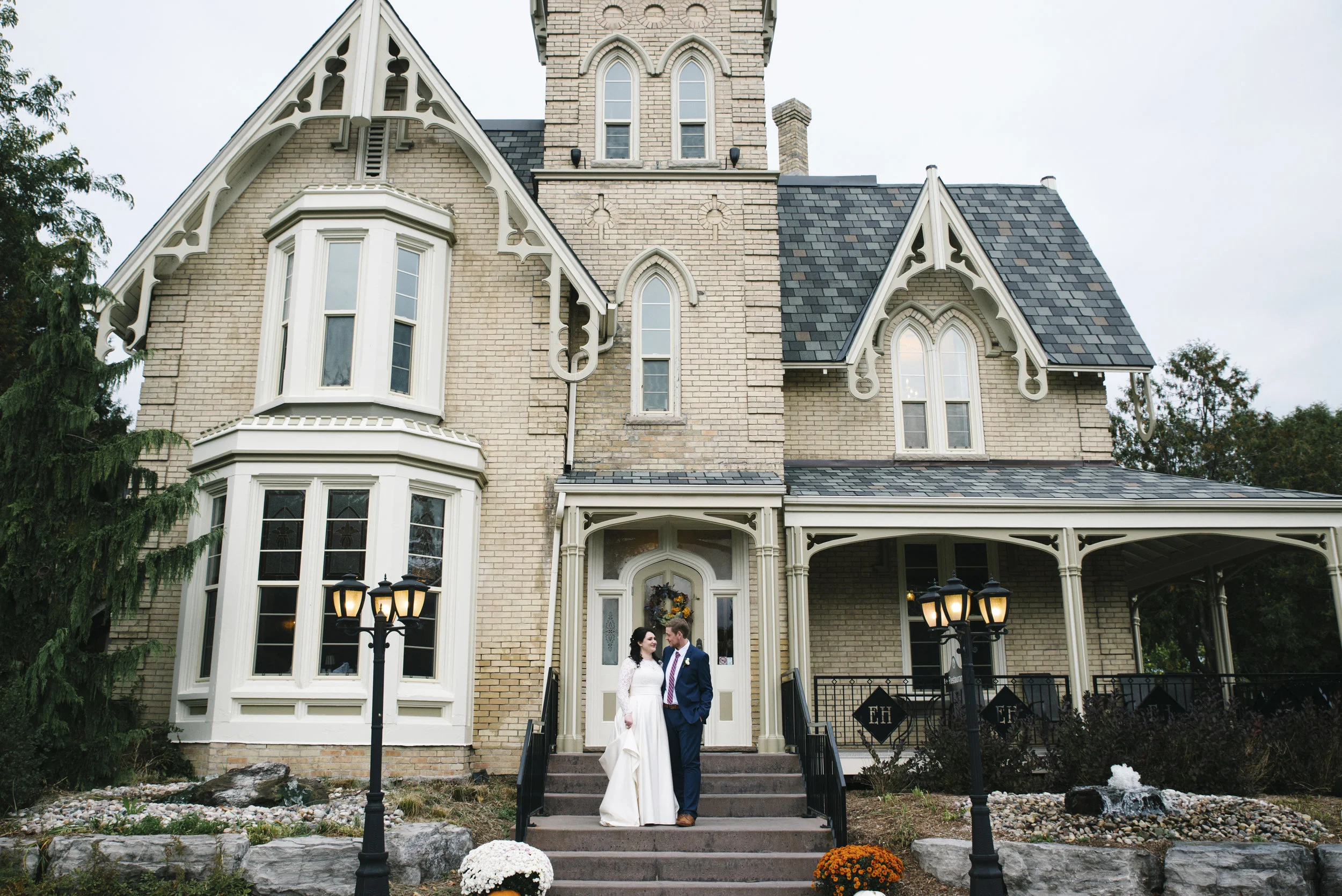 Maria &amp; Matt’s Quaint Wedding at the Elmhurst Inn