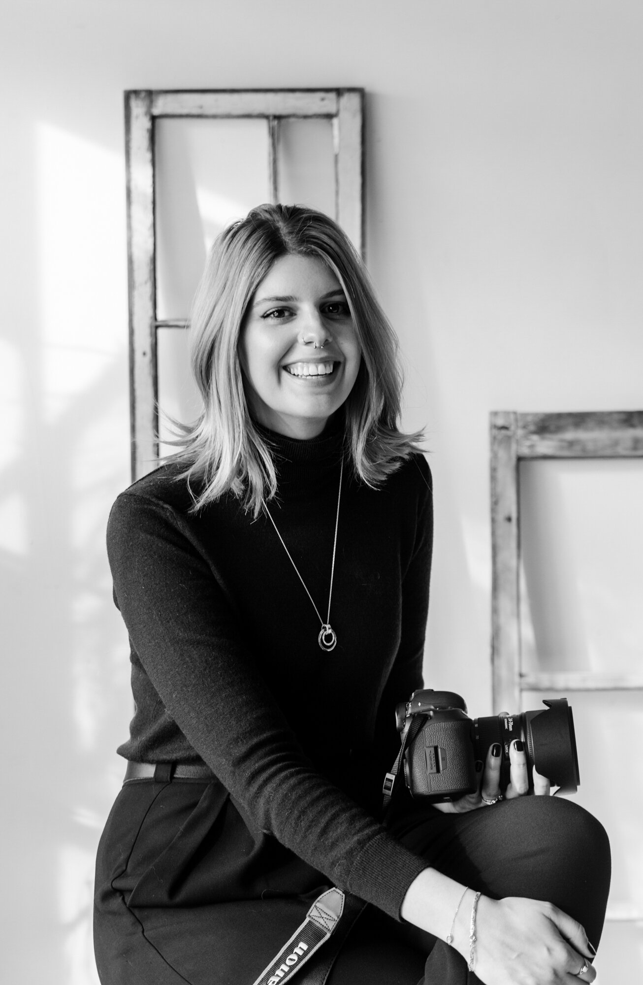 Hannah, wedding photographer at Rosewood Studios