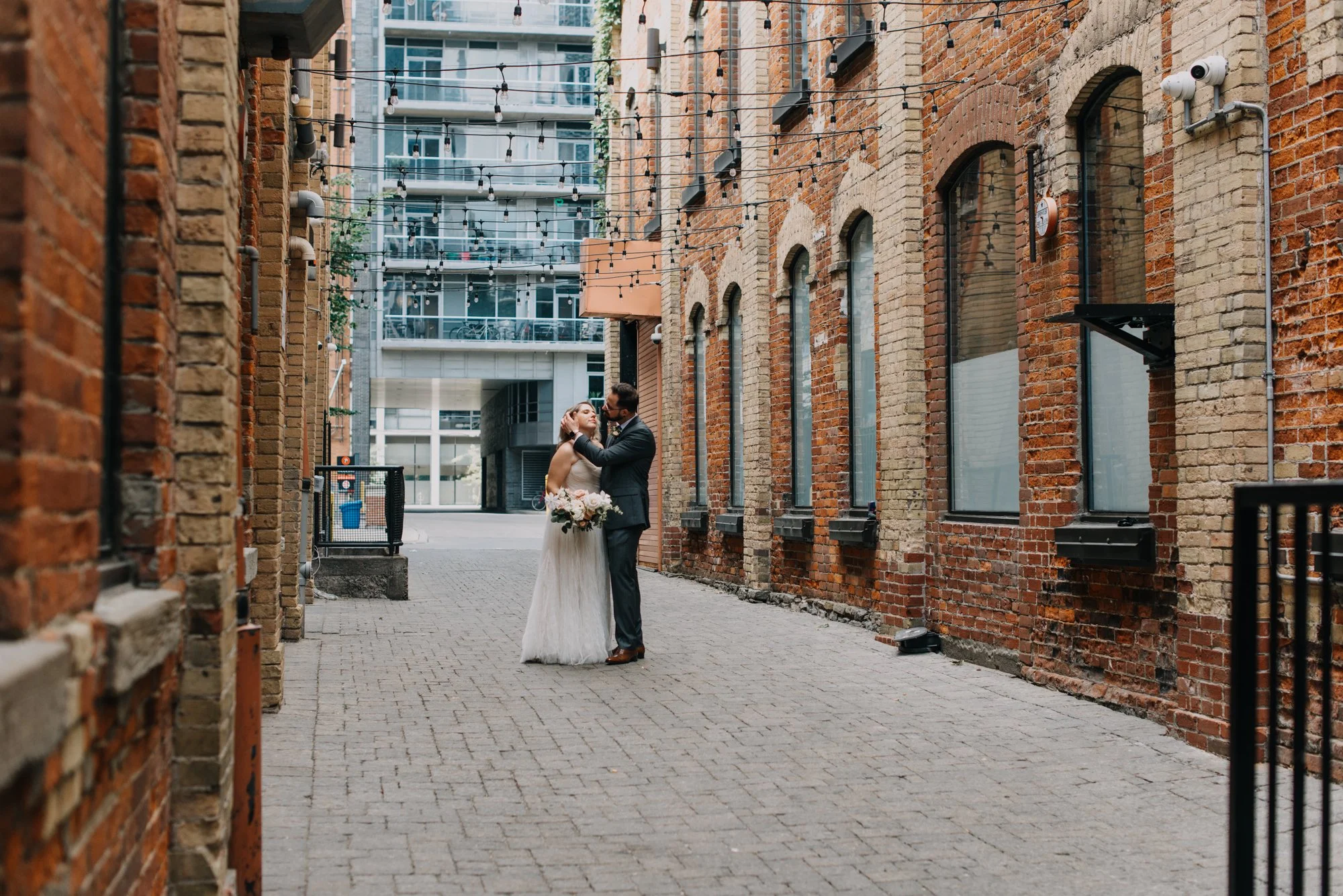 AdrianaCicero-RosewoodStudios-TorontoWeddingPhotographer-Oretta-Toronto-KingWest-Wedding-102.jpg