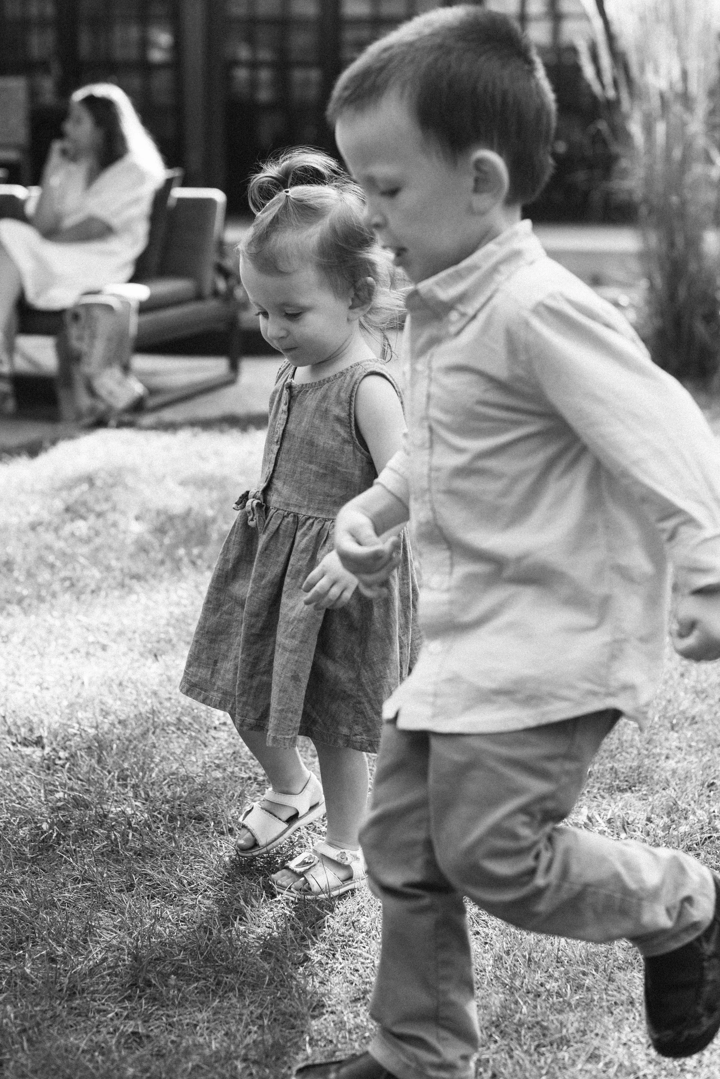 black-white-candid-family-photographer.jpg.jpg