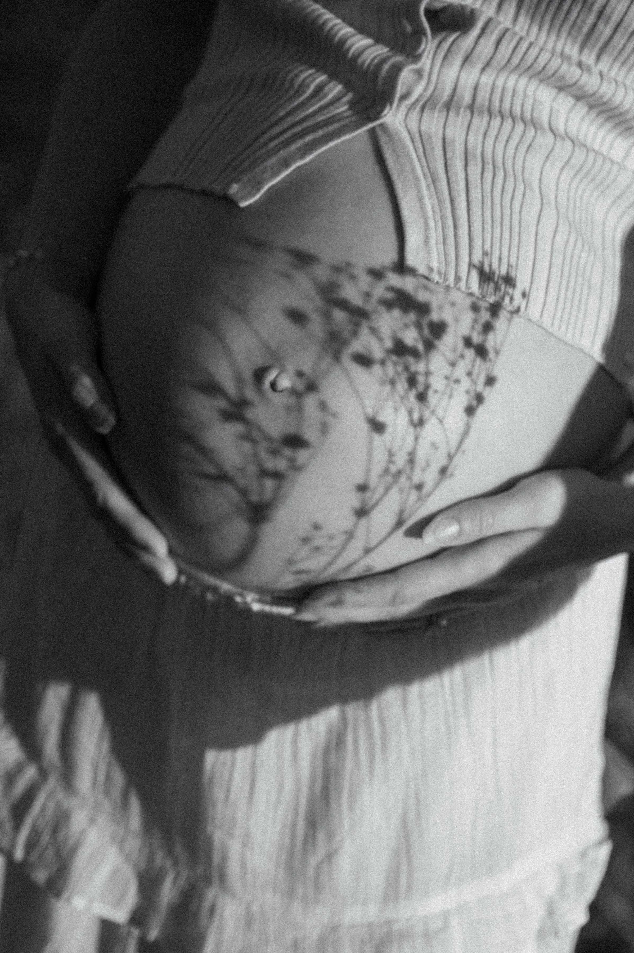 black-white-maternity-photographer-editorial-inspired.jpeg