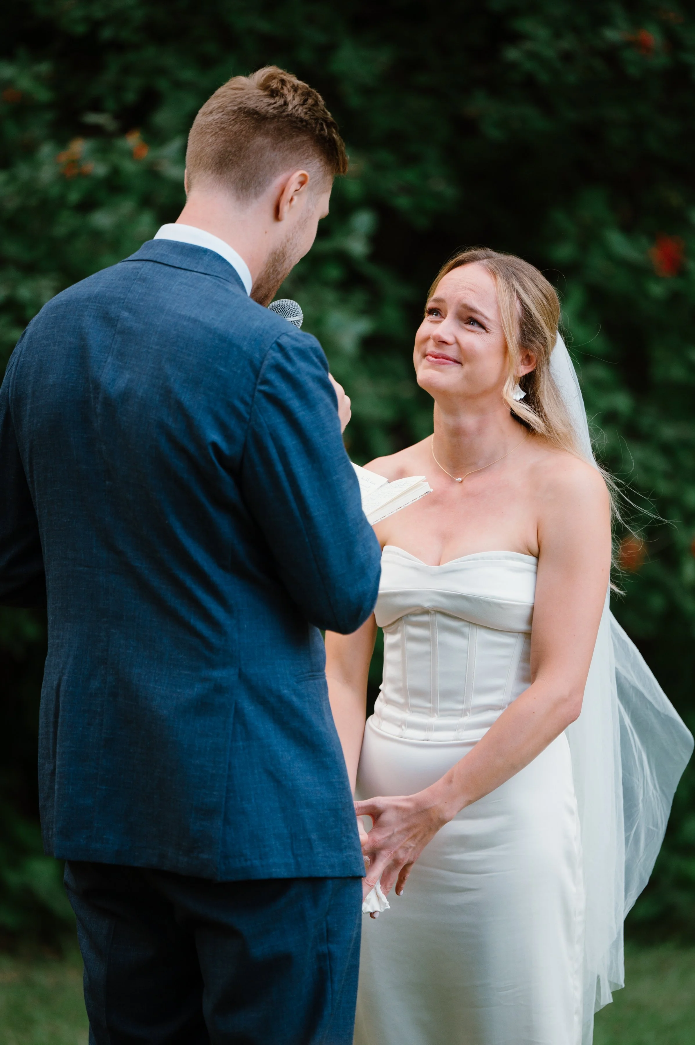 candid-wedding-ceremony-toronto-islands.jpg