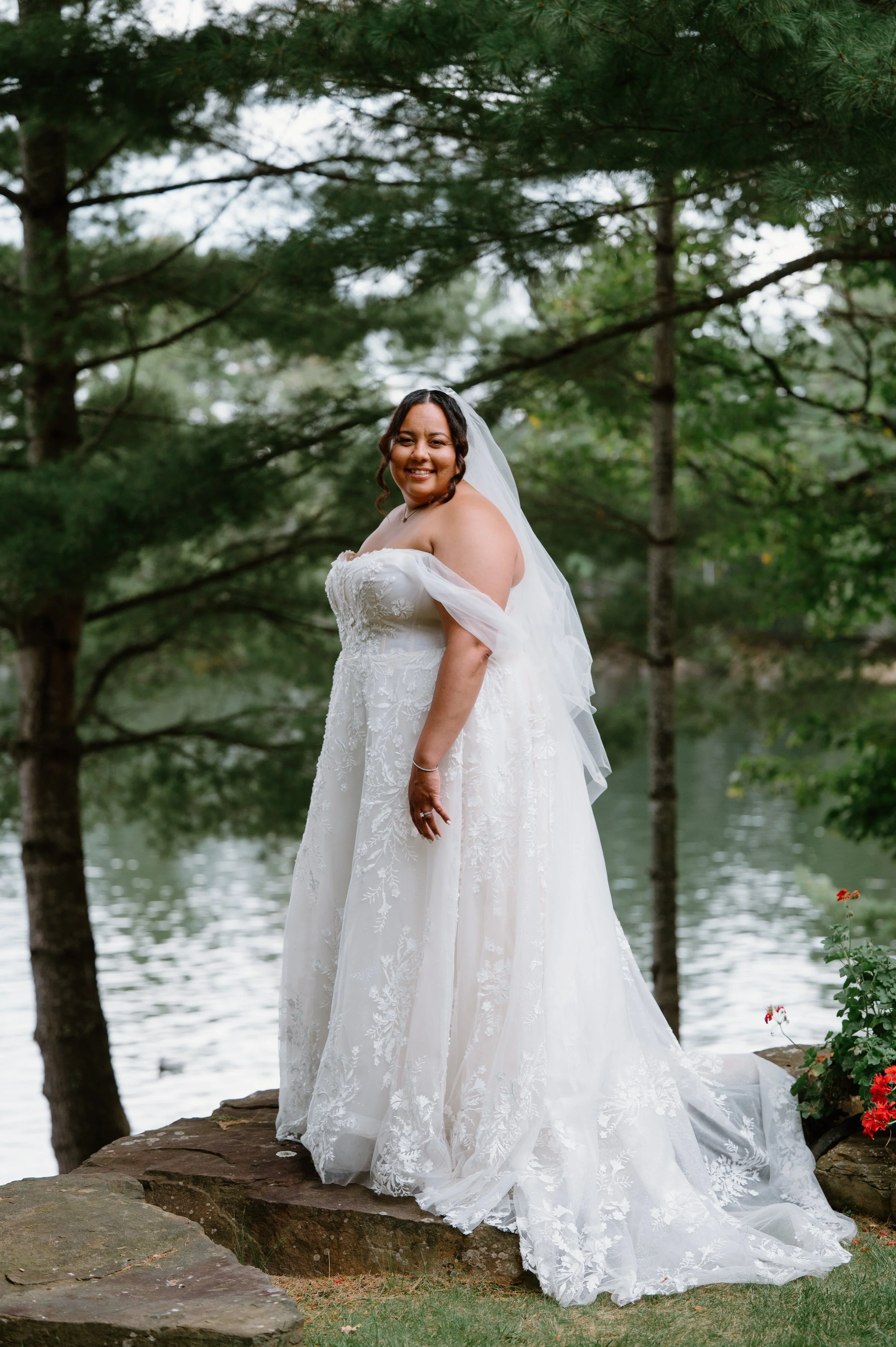 plus-size-bride-toronto-wedding-photographer.jpg
