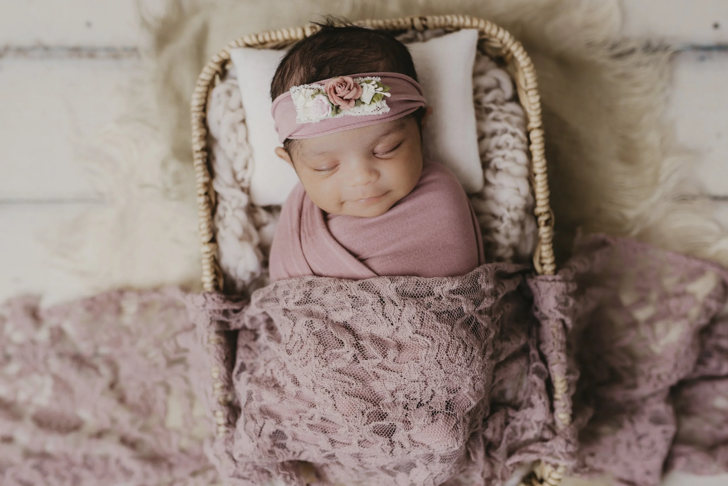 How to Choose the Best Newborn and Family Photographer in Northeast Ohio | Danelle Joy Photography