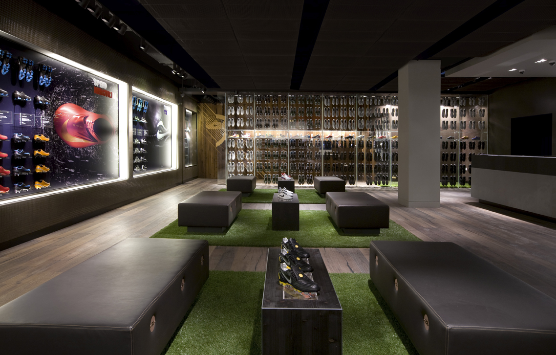 NIKEBOOTROOM_2.jpg