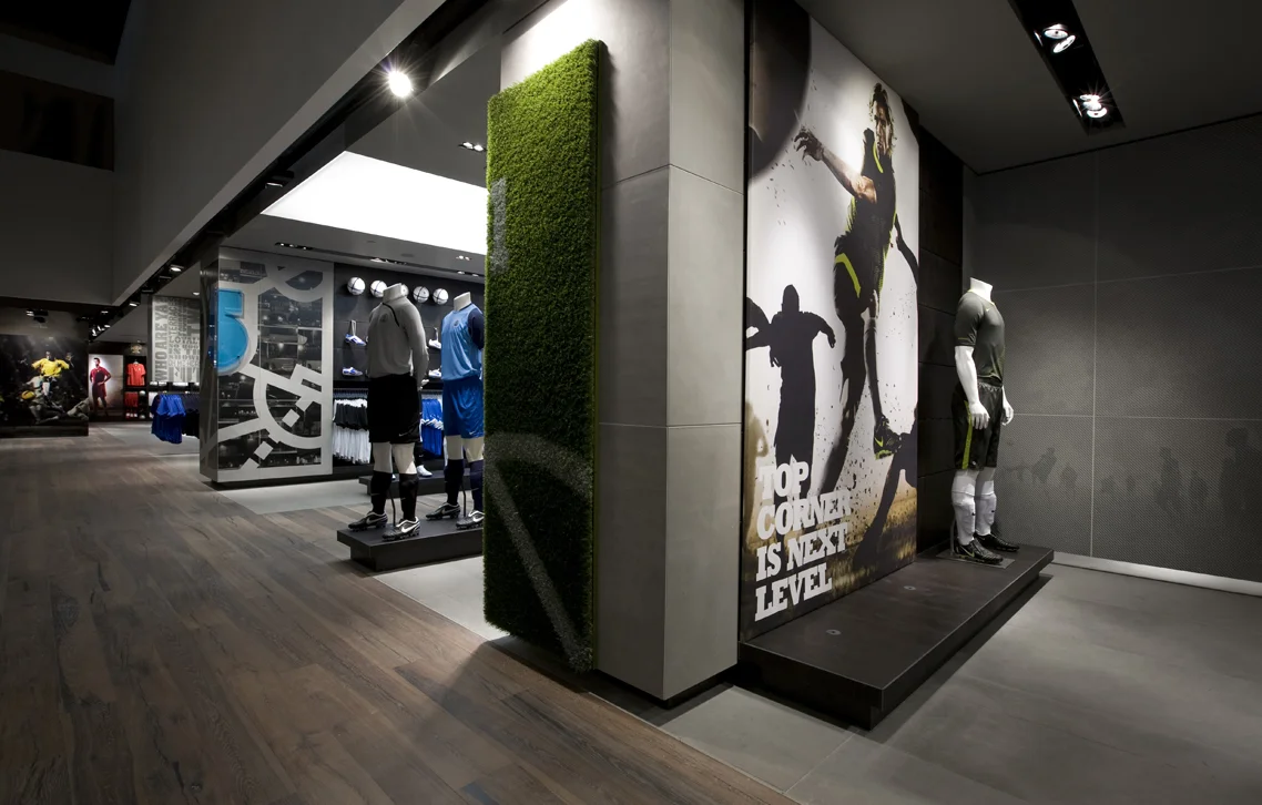 NIKEBOOTROOM_4.jpg