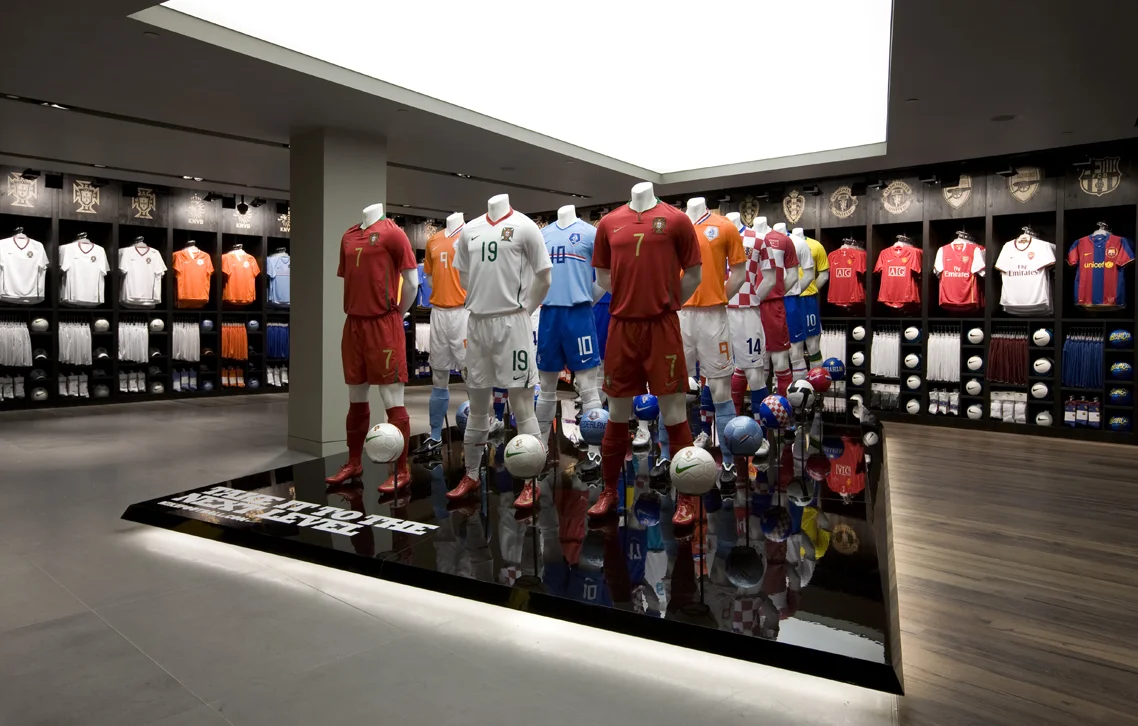 NIKEBOOTROOM_11.jpg