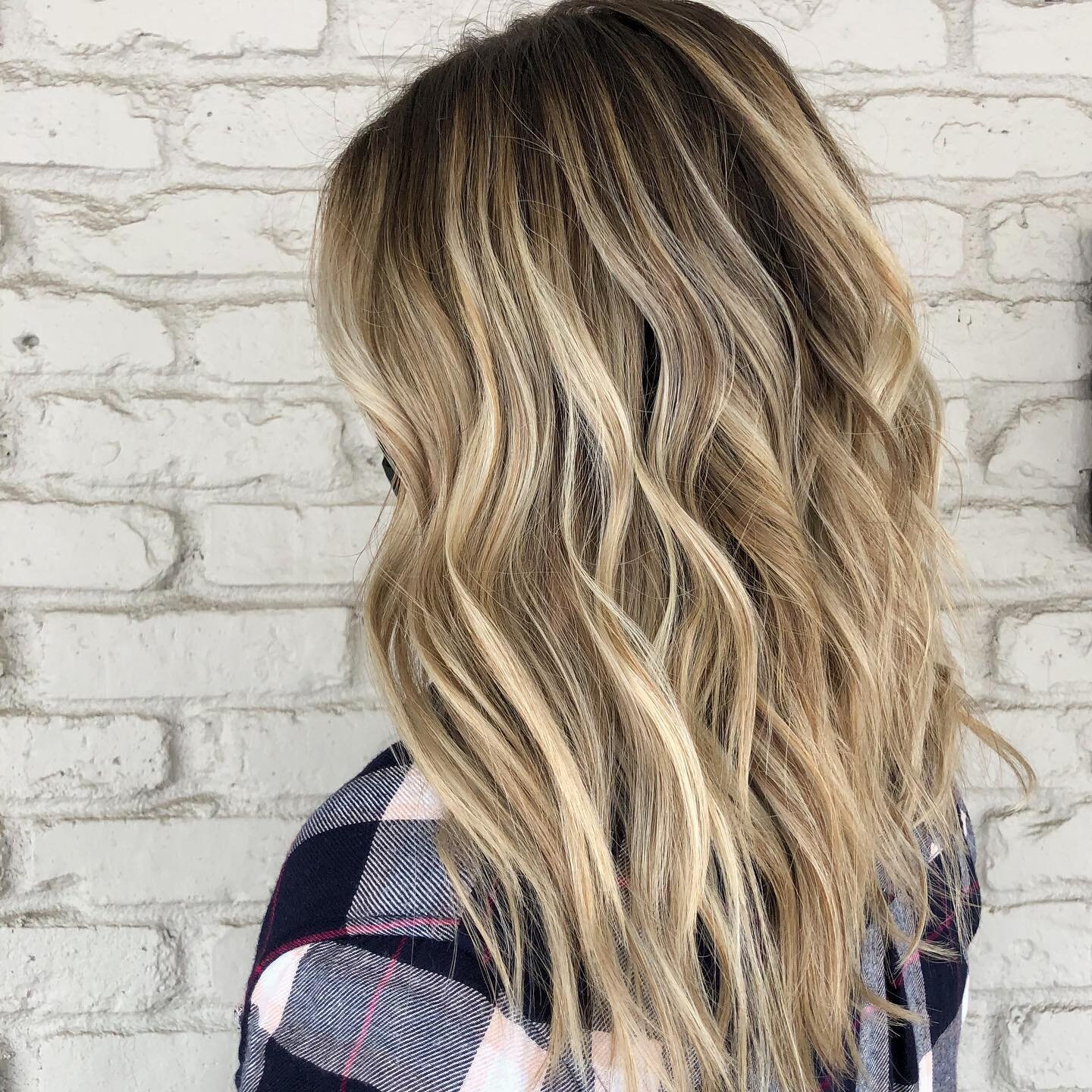 OBSESSED is an understatement &hearts;️
Beautiful work done by @kacie_lavishwayzata 
Also I&rsquo;m just in love with the way she curls and styles hair. She nails it every time!