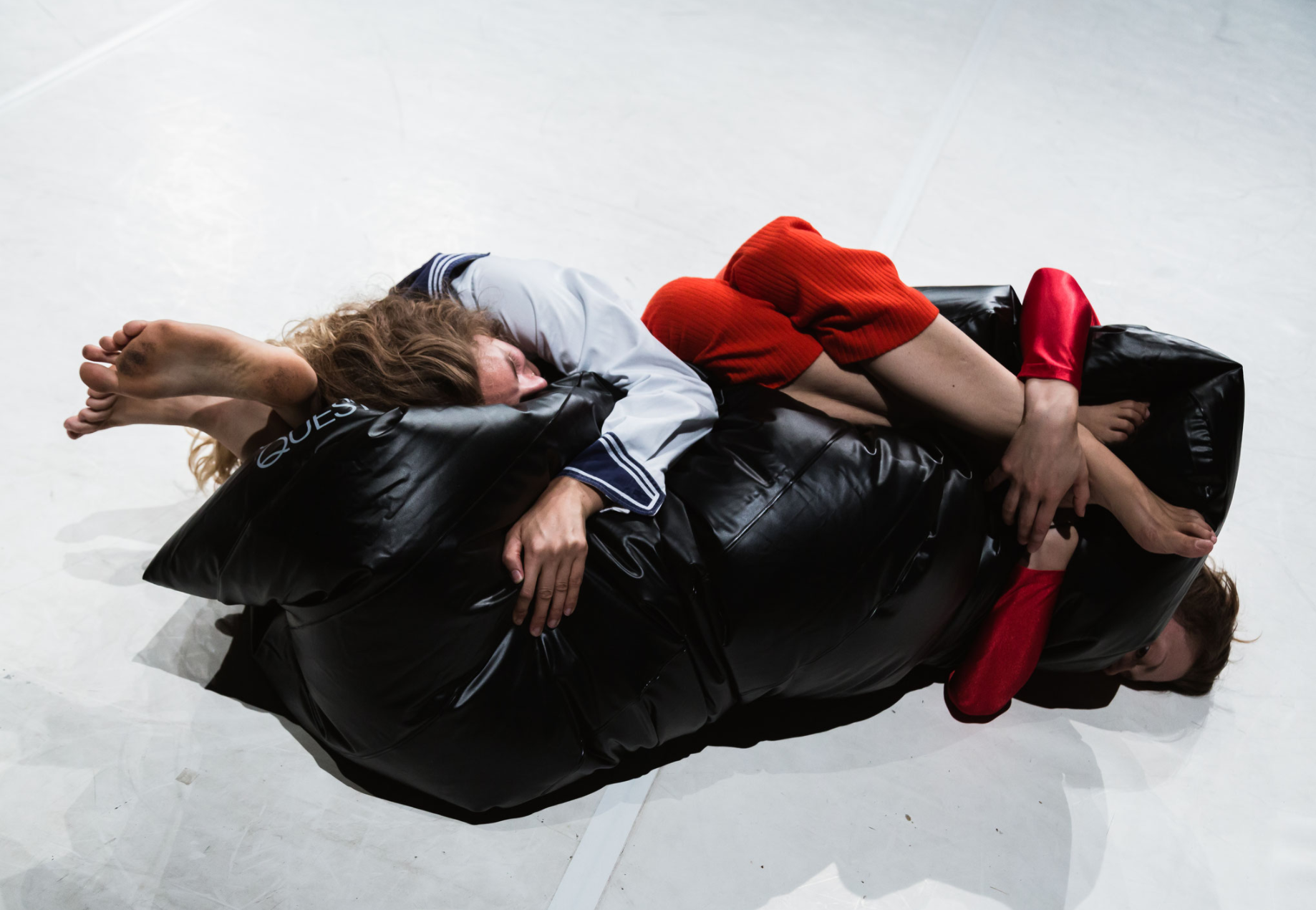  air-mattress dance, Kathryn Hamilton and Alma Toaspern 