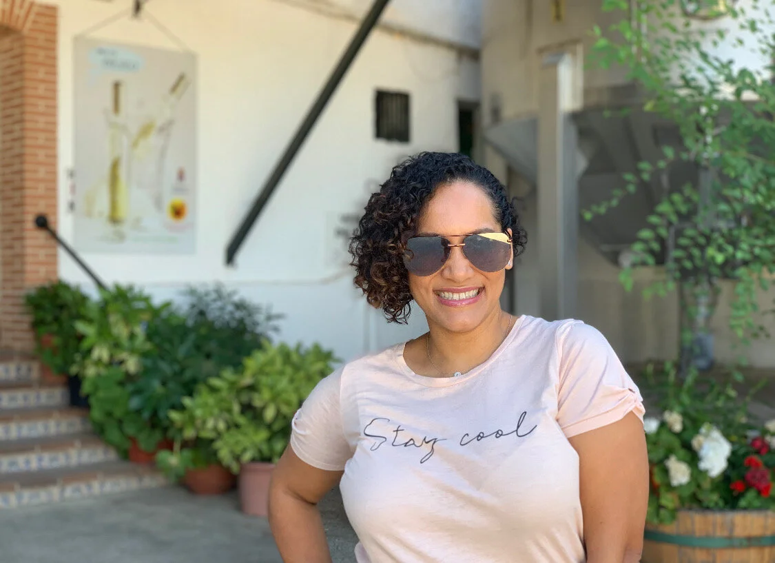 Ep. 51 - Creating a space that helps connect and inspire Latinos to travel (Interview w/ Vanessa Fondeur
