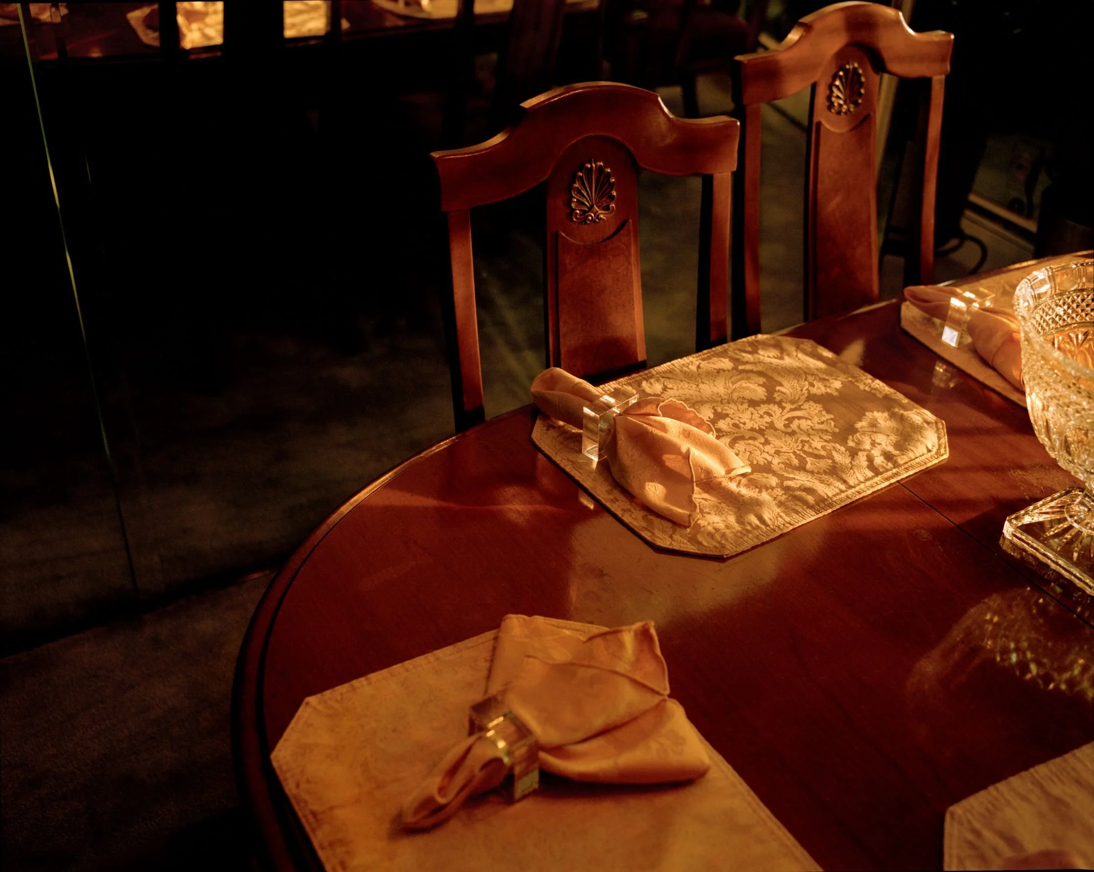 75_Dining_Room_Table_Resized5.jpg