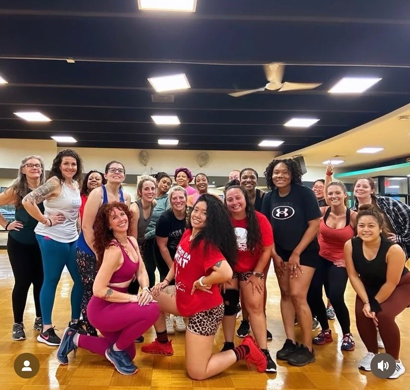 ❌❌ MIXXEDFIT FAM ❌❌

Shout out to our sis @jollyjess_ 
Her classes are always full of life!! 🫰🏾&hearts;️
#mixxedfit 
#dance
#smiles
#community 
#letsgrow 
#fitfam