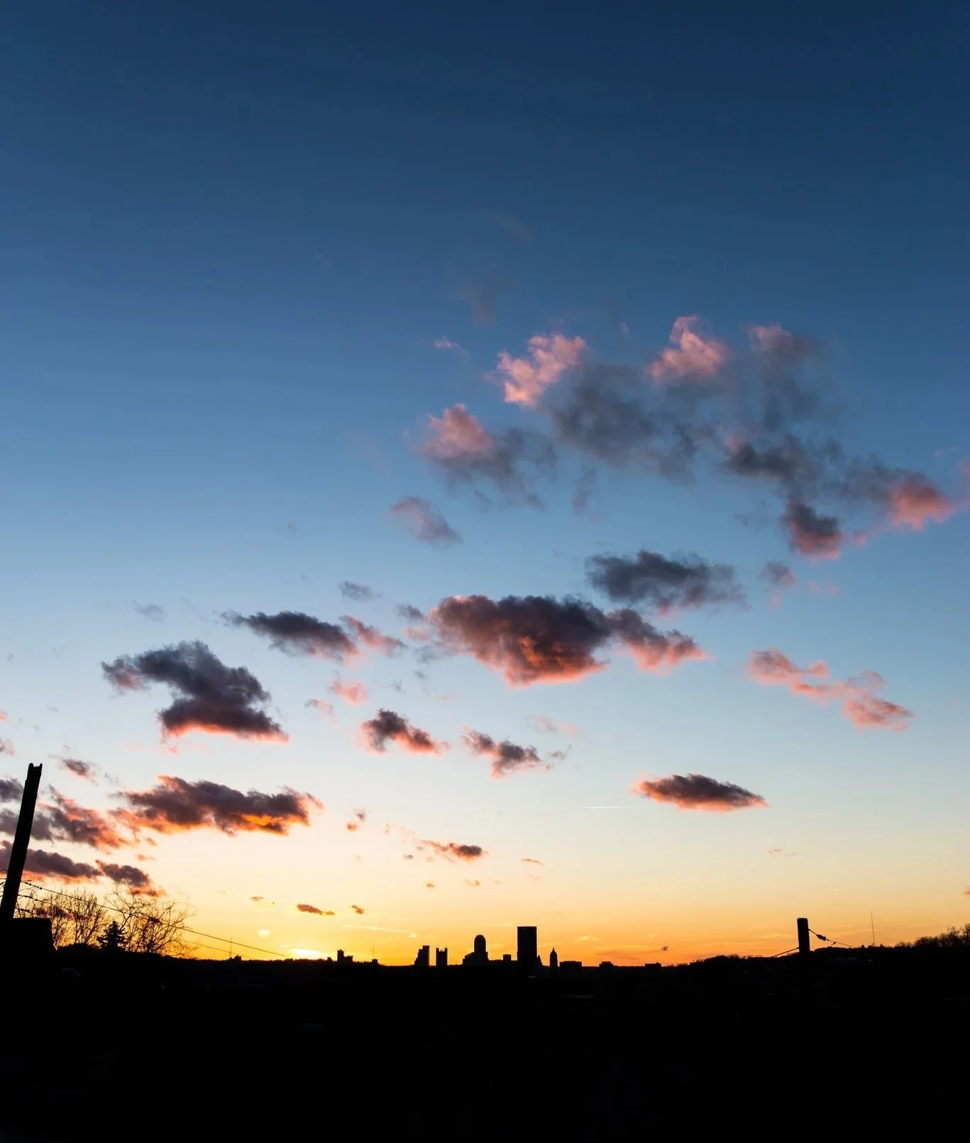 Alternative image of Pittsburgh's sky line
