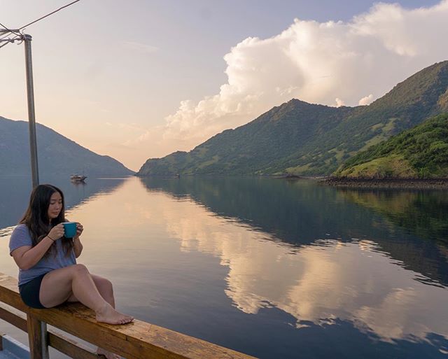 I embarked on a 6 day diving live aboard journey with @uberscubakomodo sailing through the Komodo Islands, diving with the most healthy reef and alongside majestic marine animals, then rocking to sleep under a sky full of stars, waking up to the soun