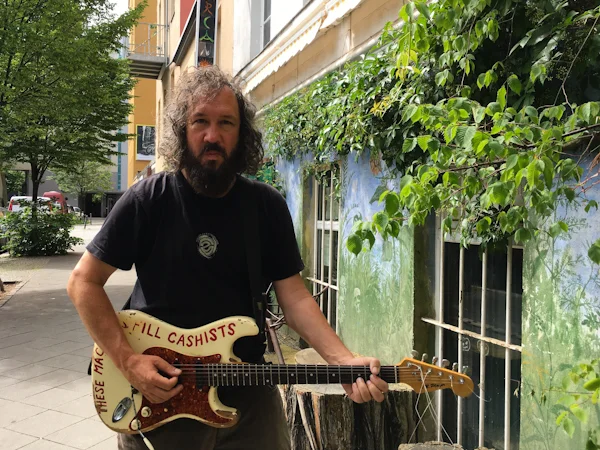 In front of Club Arcanoa (Noah’s Ark) where I performed with Eric Laine and Bapujee. Kreuzberg, Germany, June 2016.