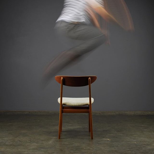New Olympic sport idea: Standing Chair Jump
Just think! If you buy our set of 6 of these classic Farstrup chairs, you'll have 4 years to get yourself into medal contention for Tokyo 2020. #chairjump #farstrup #danishmodern #danishmodernfurniture #mid