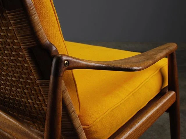 This German beauty is about to get fully restored. New fabric is buyer's choice. What would you pick? 
#midcentury #midcenturymodern #midcenturyfurniture #vintagefurniture #vintagesofa #seattlevintagefurniture #madsen_modern