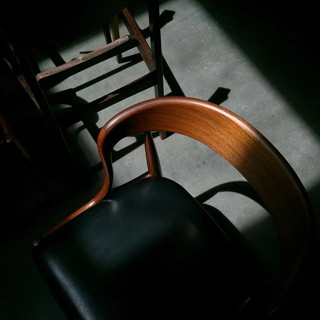 Skylight Highlight
#johannesandersen #danishmodern #danishmodernfurniture #madsen_modern #midcenturymodern #midcenturyfurniture #vintagefurniture