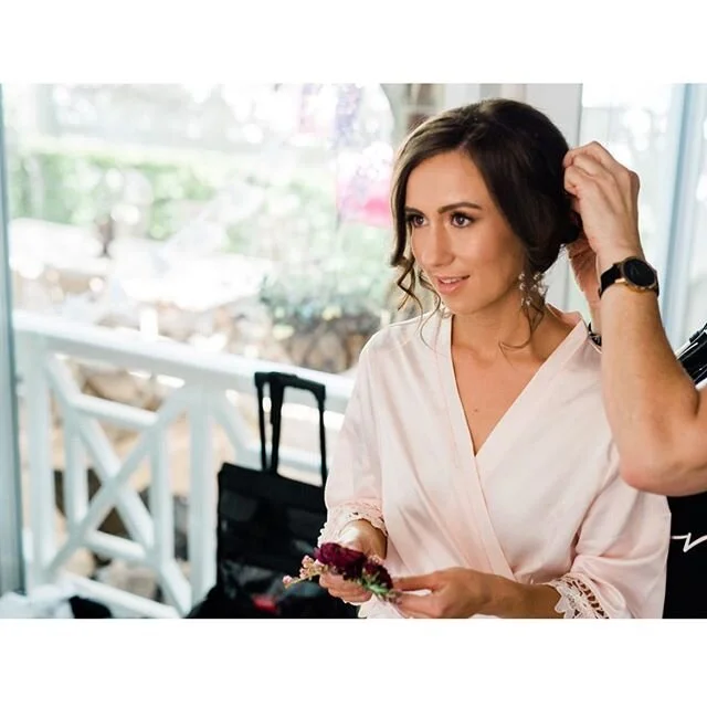 Finishing touches ✨
A relaxed up do always looks stunning on bridesmaids 👌🏼
.
Hair &amp; Makeup: Mary &amp; Katina 📸 @stevedoylephotography