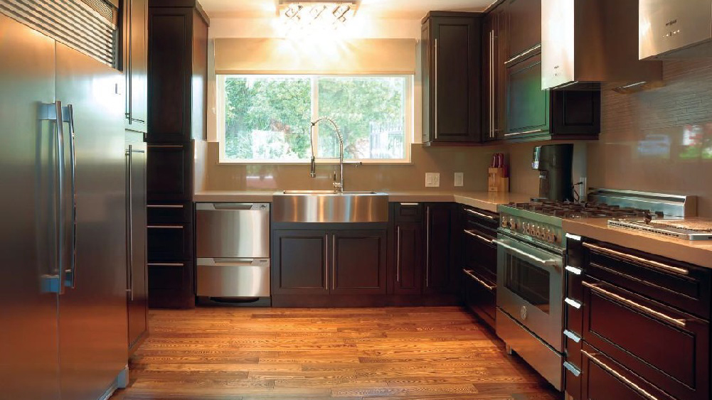 K8_Expresso_stained_maple_wood_cabinets_in_a_sleek_contemporary_style_07.jpg