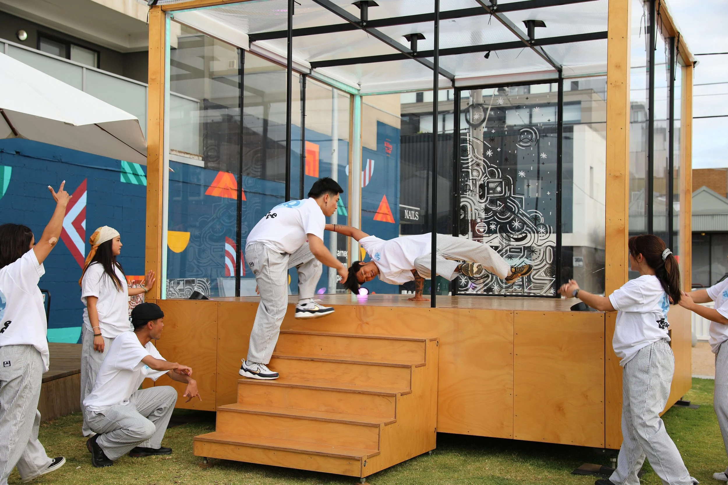 L2R dance in CUBE with graffiti.jpeg