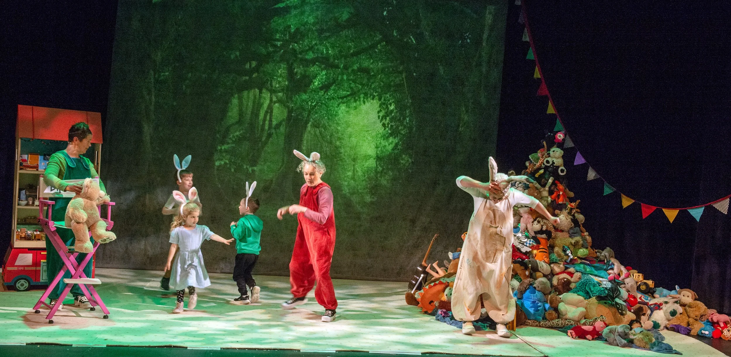 TaxiVelveteenRabbit270924Dunn 17.jpg