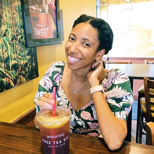 Get me a glass of sweet tea and I&rsquo;ll love you forever 😋!! Ya&rsquo;ll FREE sweet tea day at McAlister&rsquo;s Deli is this Thursday July 18th 💕. Treat yo self to a free sweet or unsweet tea- no purchase necessary 😆
#freeteaday2019 #mcalister