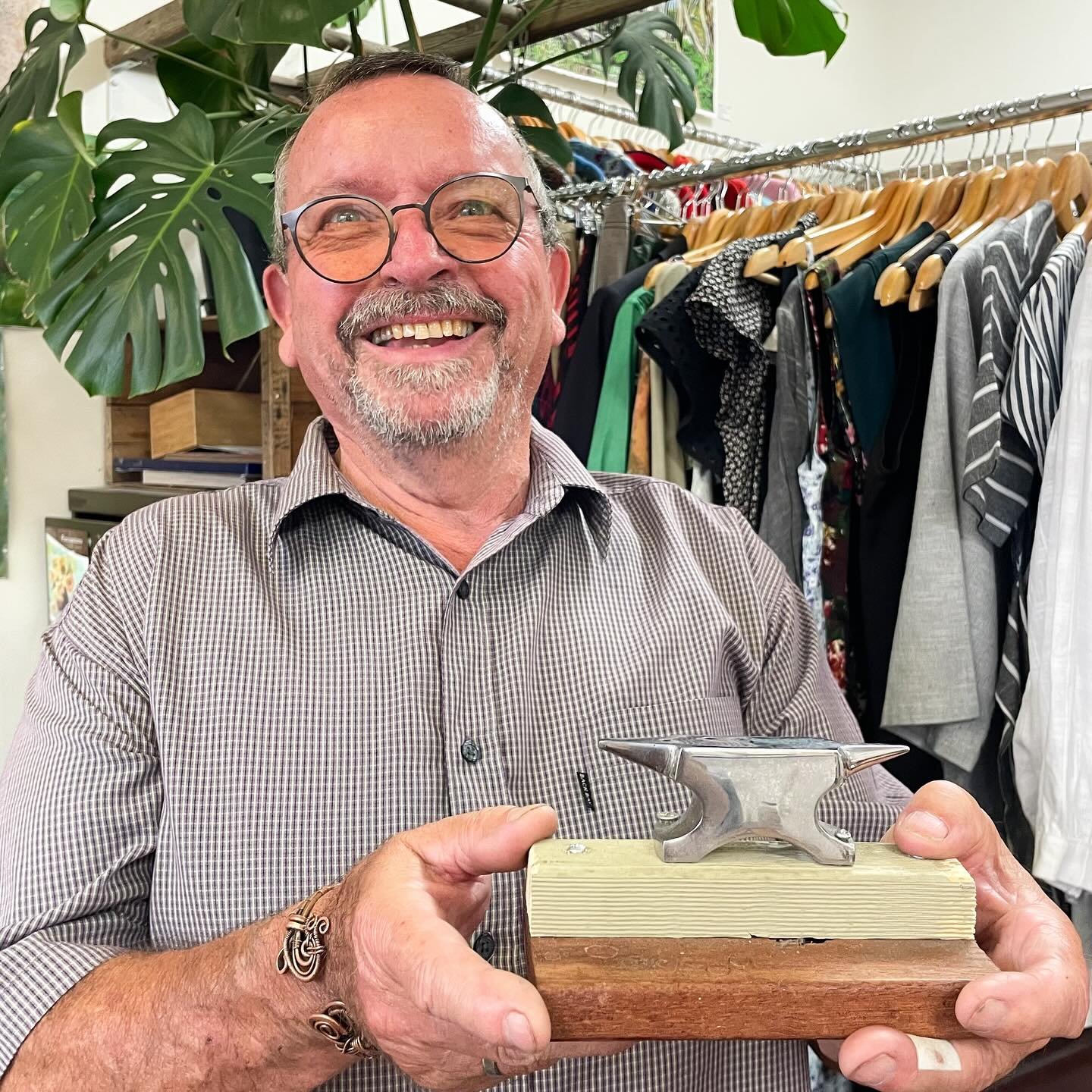 New to foundry 🤩

We warmly welcome local maker, Barry Ashton, and his beautiful bent copper bracelets 🧡

Pop in and check them out!

#copperbracelet #newmaker #localmaker #copperjewellery #foundrybairnsdale #visiteastgippsland #eastgippsland