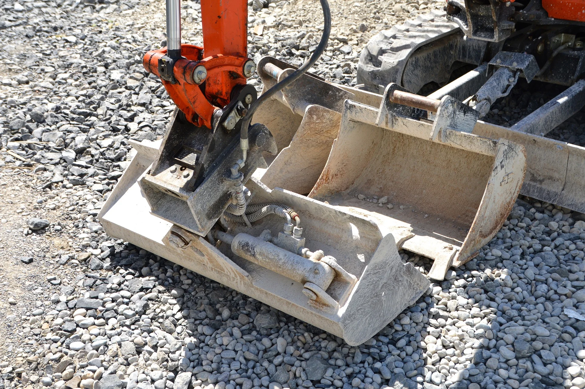 backhoe-bucket-1536771_1920.jpg