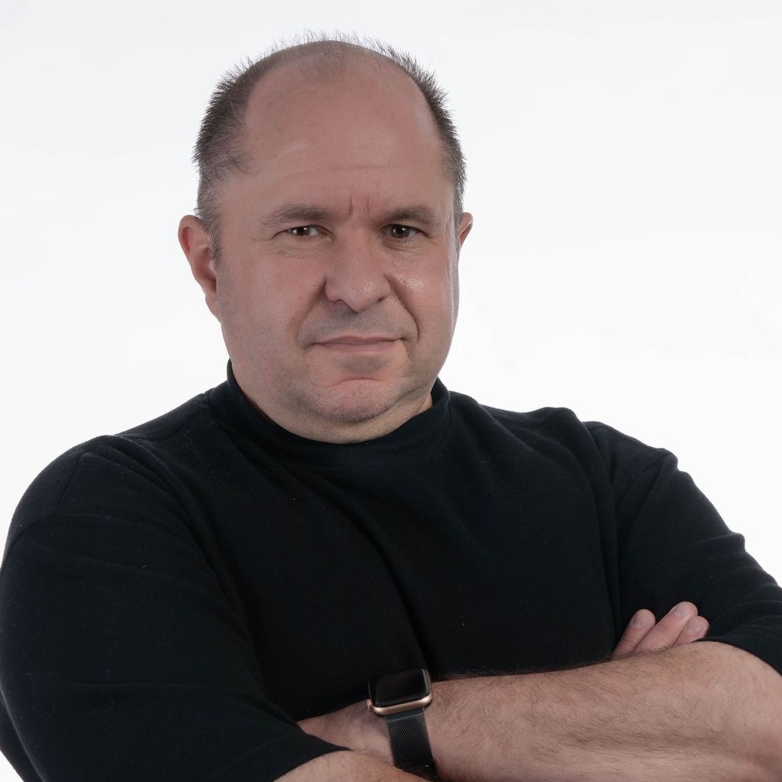 TONY GOODMAN  — CEO, Founder  Tony is a serial entrepreneur and game developer who founded PeopleFun in 2011 alongside Angelo Laudon. He attended college at The University of Texas before dropping out to start his first company. Throughout his career, Tony has formed studios that are responsible for some of the most noteworthy games of all-time, including the Age of Empires franchise. He was co-founder of Ensemble Corporation (former Inc. 500 company), Ensemble Studios (eventually acquired by Microsoft), and Robot Entertainment.