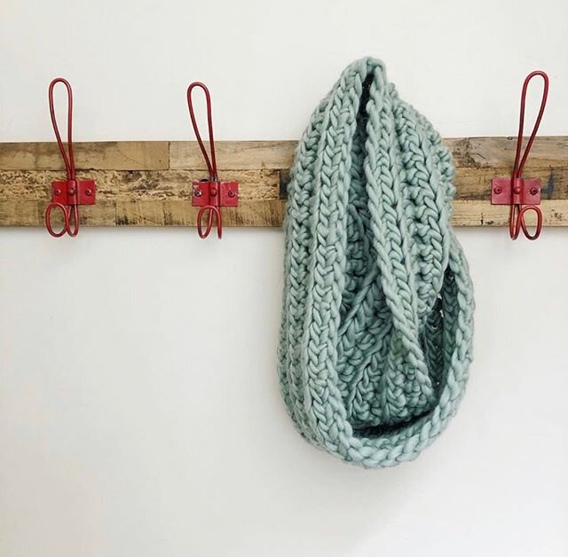 Our makers are keeping busy creating for you! Like this gorgeous Heide Infinity Scarf keeping us warm and cosy this winter (we love the name!) ⁠
⁠
hand made by @thehookdesigns 💫⁠
⁠
#heidemarket #makersmarket #melbournemarket⁠