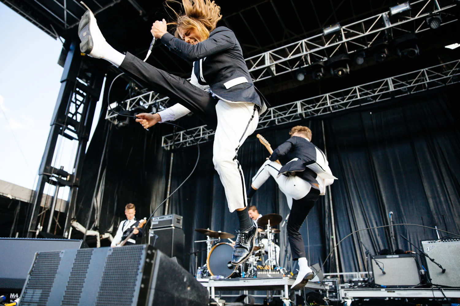 THE HIVES / RIOT FEST