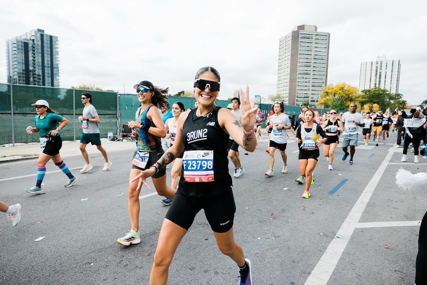 Chicago Marathon 2024! A few pics from the @peace_runners773 cheer station at mile 16! Congrats to all the finishers and to everyone that gave this tremendous event an effort!