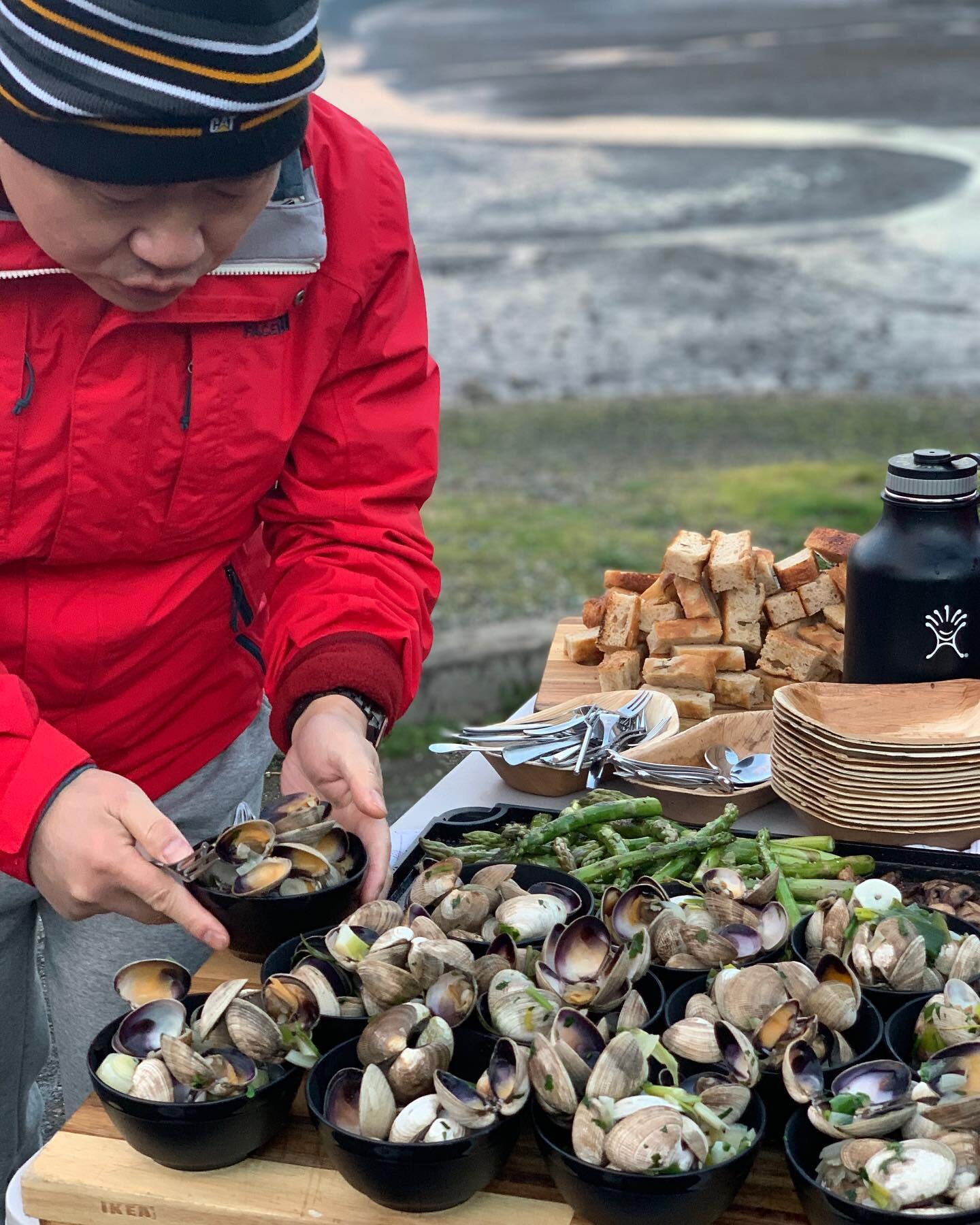 Ready to get your feet wet in the lifestyles of the PNW hunter/gatherer? Our one-day course gives you a soft entry with our professional chef on site to turn your forage into a feast. 

#humannaturehunting #truthnfood