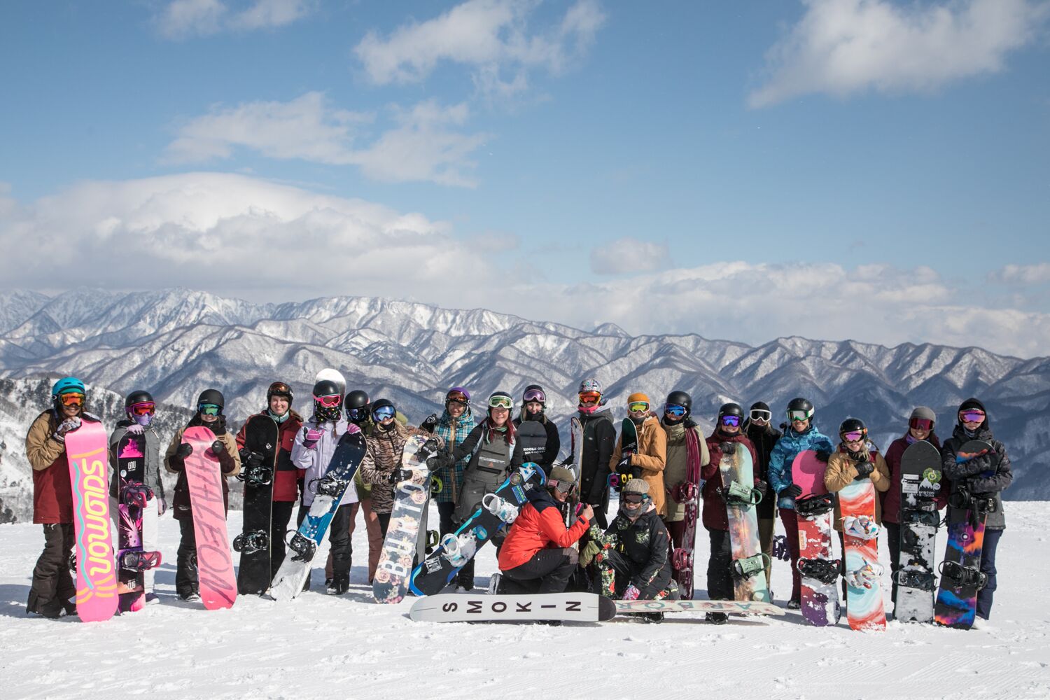 fyvecamp_hakuba_week1_groupphoto_Dk-2935_preview.jpeg