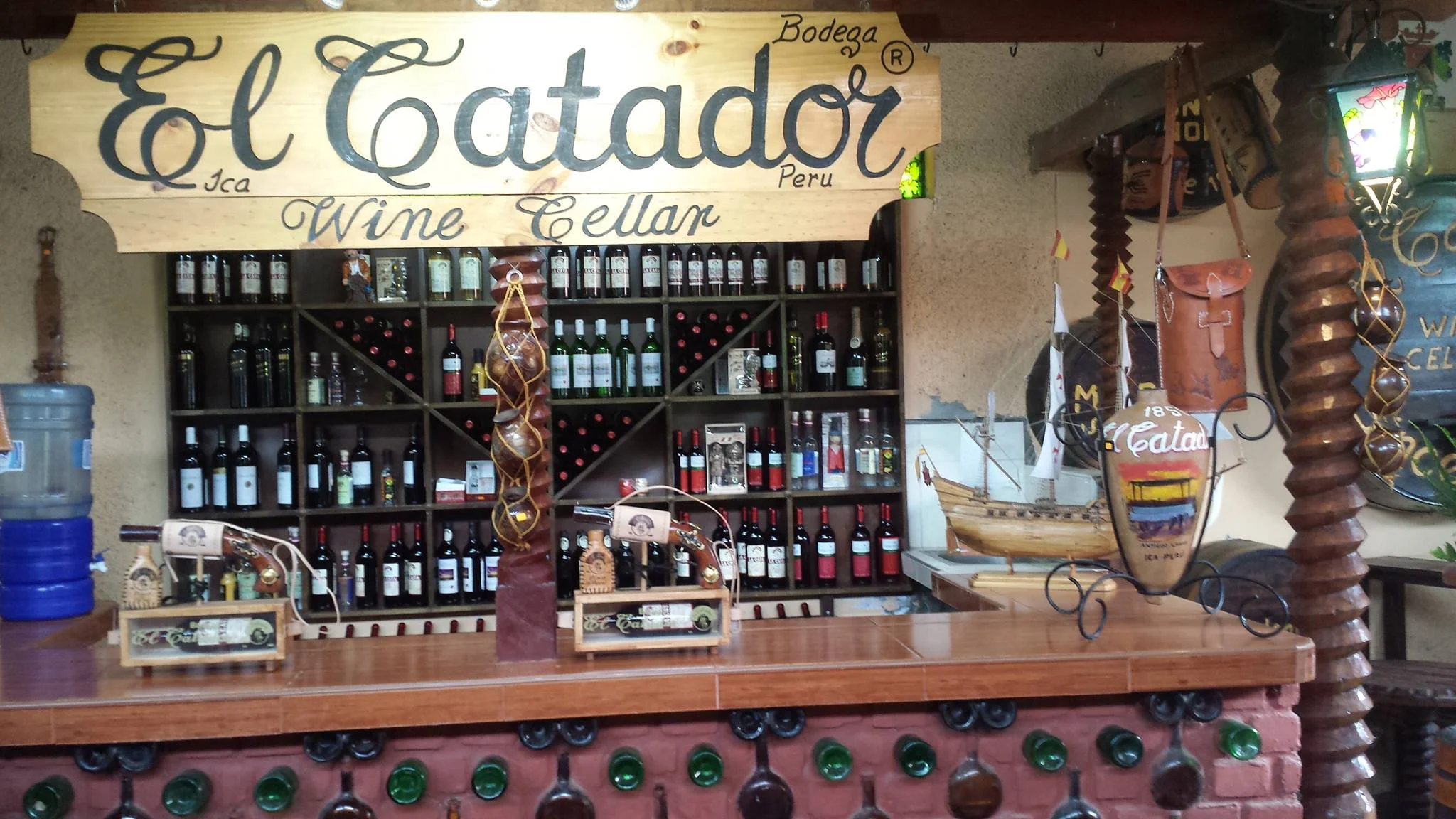 catador huacachina winery.jpg