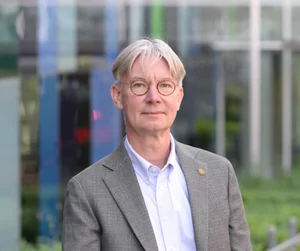 Lars E. Olsson