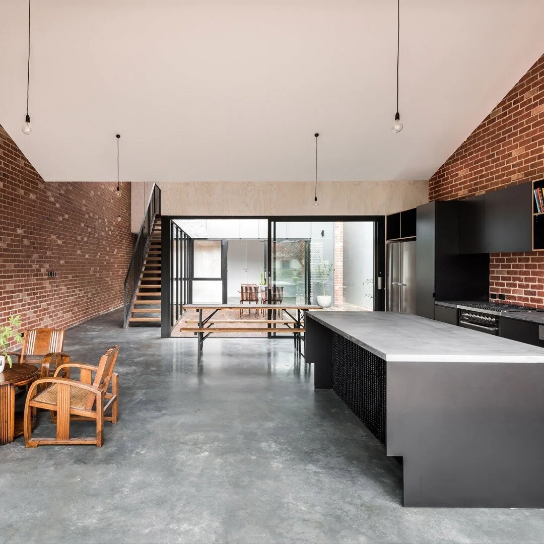 Picard: The house&rsquo;s form and materials respond to an ambitious brief that called for a large home on a deep, narrow block for a family with teenage children.⠀⠀⠀⠀⠀⠀⠀⠀⠀
⠀⠀⠀⠀⠀⠀⠀⠀⠀
Photography: @dionrobeson⠀⠀⠀⠀⠀⠀⠀⠀⠀
.⠀⠀⠀⠀⠀⠀⠀⠀⠀
.⠀⠀⠀⠀⠀⠀⠀⠀⠀
.⠀⠀⠀⠀⠀⠀⠀⠀⠀
. ⠀⠀⠀⠀⠀⠀⠀⠀⠀
#pertharchitecture #davidbarrarchitects #contemporaryhomes #architecture #fremantlearchitecture #residentialarchitecture #craftarchitecture #useanarchitect