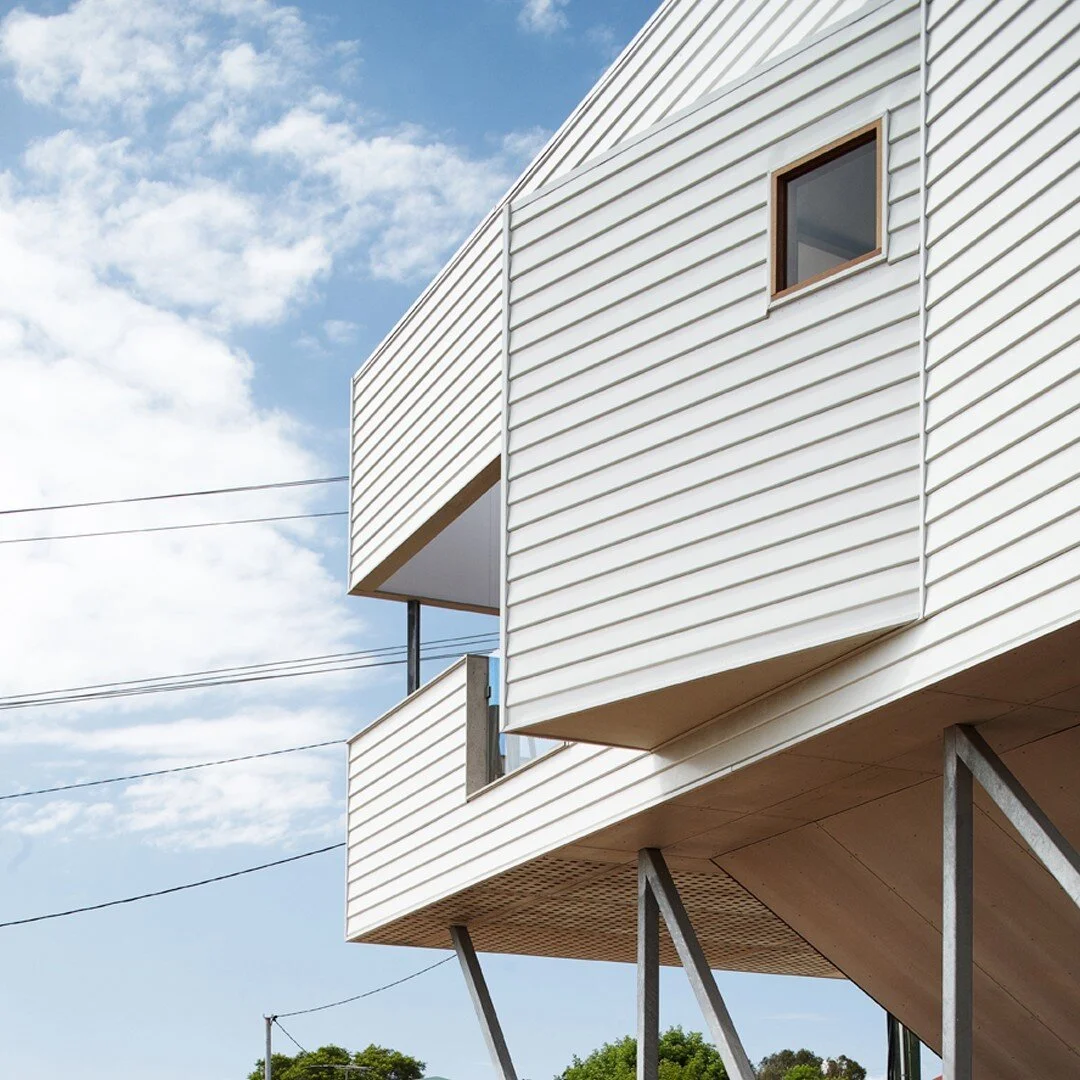 This house challenges the conventions of detached housing in Perth: it is small, lifted above the ground, has no front fence, no front door, no garage, and is not made of brick... it is a beach house for the suburbs. ⠀⠀⠀⠀⠀⠀⠀⠀⠀
⠀⠀⠀⠀⠀⠀⠀⠀⠀
Photo: @robfrith⠀⠀⠀⠀⠀⠀⠀⠀⠀
Built by Interstruct⠀⠀⠀⠀⠀⠀⠀⠀⠀
.⠀⠀⠀⠀⠀⠀⠀⠀⠀
.⠀⠀⠀⠀⠀⠀⠀⠀⠀
.⠀⠀⠀⠀⠀⠀⠀⠀⠀
. ⠀⠀⠀⠀⠀⠀⠀⠀⠀
#pertharchitecture #davidbarrarchitects #contemporaryhomes #architecture #fremantlearchitecture #residentialarchitecture #craftarchitecture #useanarchitect #beachhouse