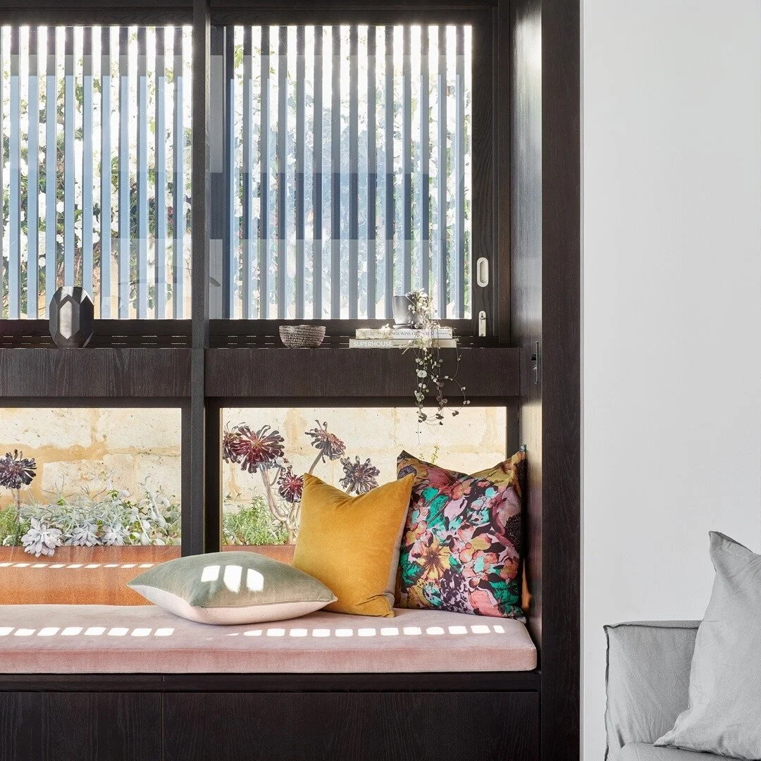 Bay window at Freshwater, Claremont WA. ⠀⠀⠀⠀⠀⠀⠀⠀⠀
⠀⠀⠀⠀⠀⠀⠀⠀⠀
Photo @jack.lovel⠀⠀⠀⠀⠀⠀⠀⠀⠀
Styling @featherhorse_⠀⠀⠀⠀⠀⠀⠀⠀⠀
.⠀⠀⠀⠀⠀⠀⠀⠀⠀
.⠀⠀⠀⠀⠀⠀⠀⠀⠀
.⠀⠀⠀⠀⠀⠀⠀⠀⠀
. ⠀⠀⠀⠀⠀⠀⠀⠀⠀
#pertharchitecture #davidbarrarchitects #contemporaryhomes #architecture #fremantlearchitecture #residentialarchitecture #craftarchitecture #useanarchitect #baywindow