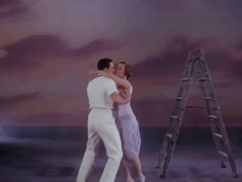SingingInTheRain.gif