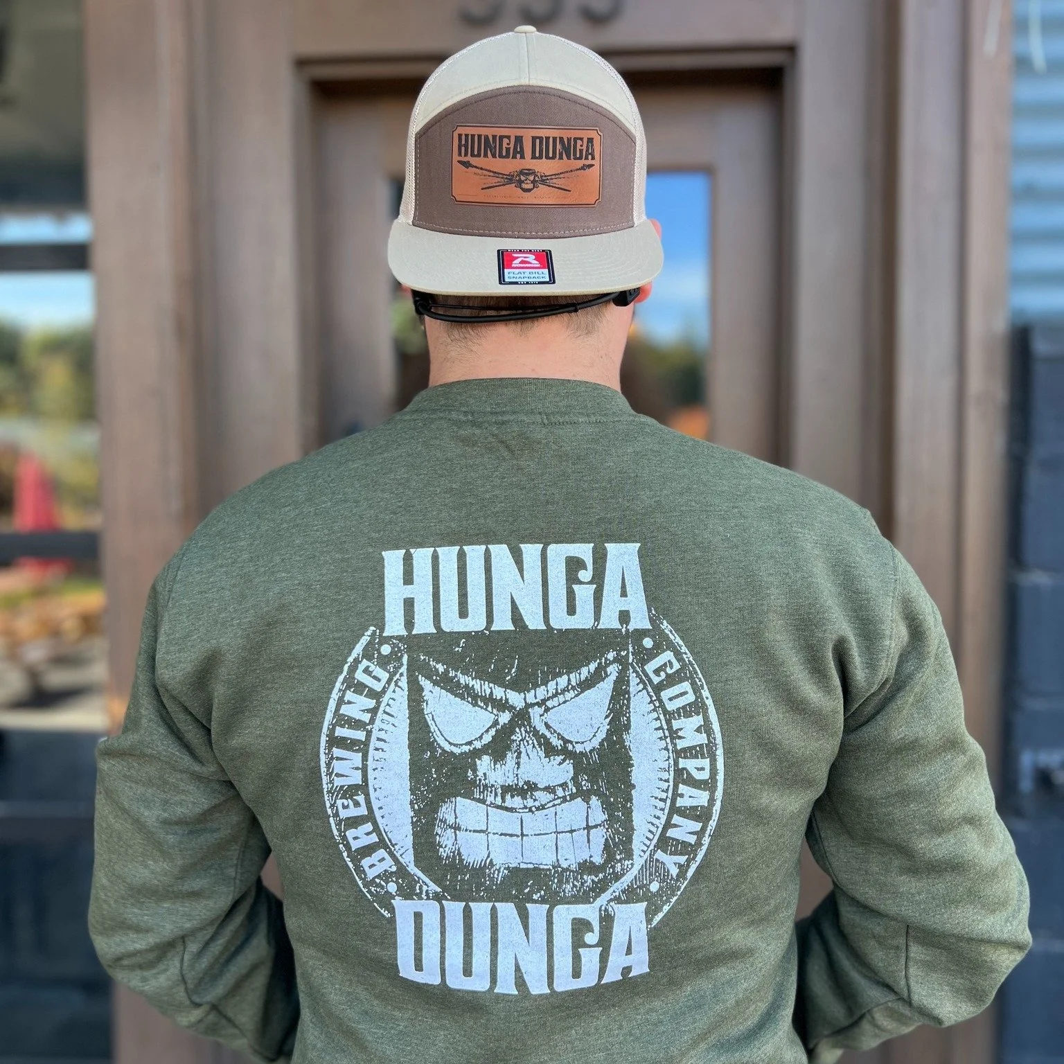 HUNGA MERCH IS BACK! 💃🕺
Crewneck sweatshirts, hats, beanies, grunt growlers, stickers and magnets are all back in stock! Just in time for the cold weather ❄
Stop by the brewery and take some home! 
Open 4pm-9pm Mon-Thurs and 2pm-10pm Fri-Sat