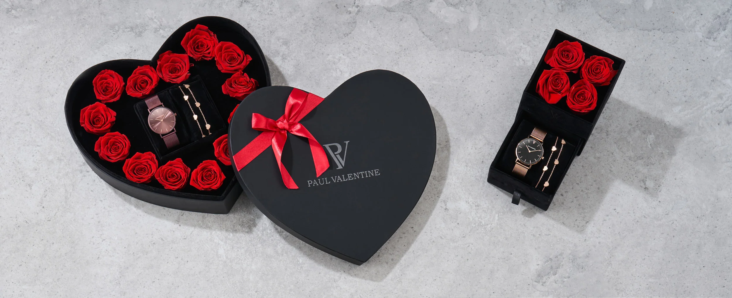 1 heart shaped rose box and 1 square rose box on beton - desktop.jpg