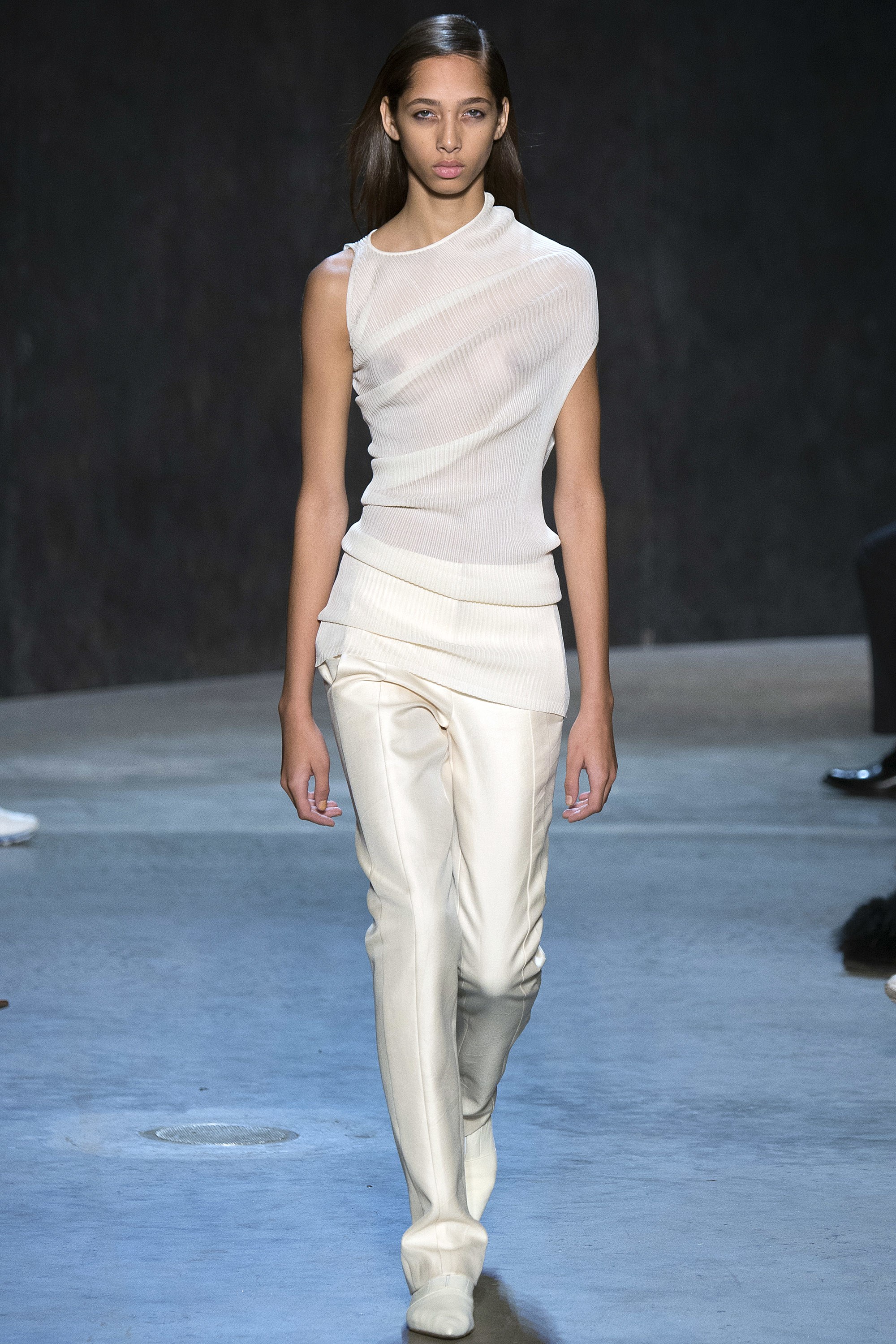 Narciso Rodriguez Spring 2017. Image Yannis Vlamos/Indigital.tv via Vogue.