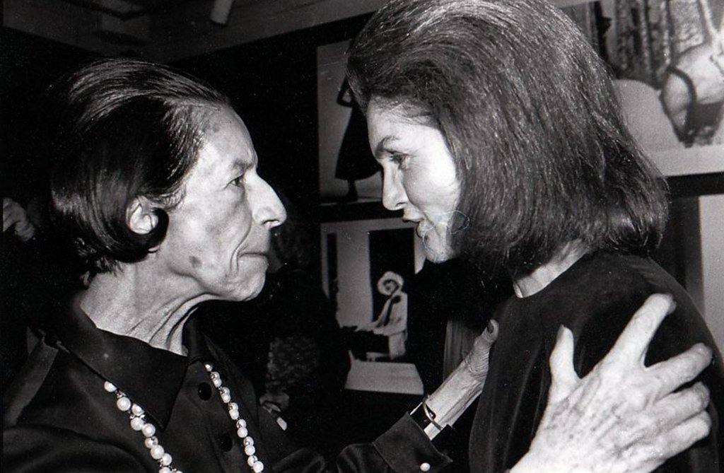 Many years after their friendship began, Mrs. Vreeland and Mrs. Kennedy Onassis, together in 1980. Image: International Center of Photography via The New York Times. 